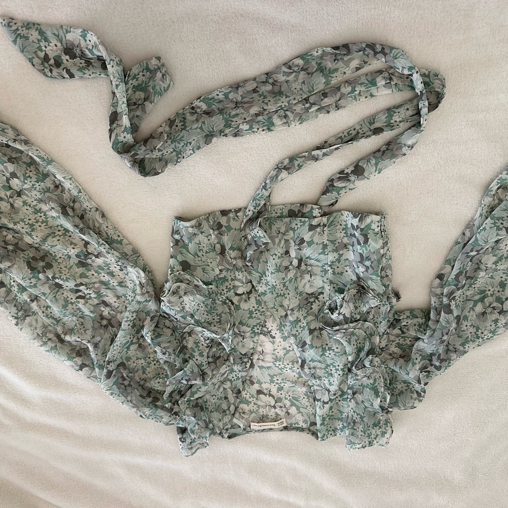 Selfie Leslie Floral Blouse in Green and White